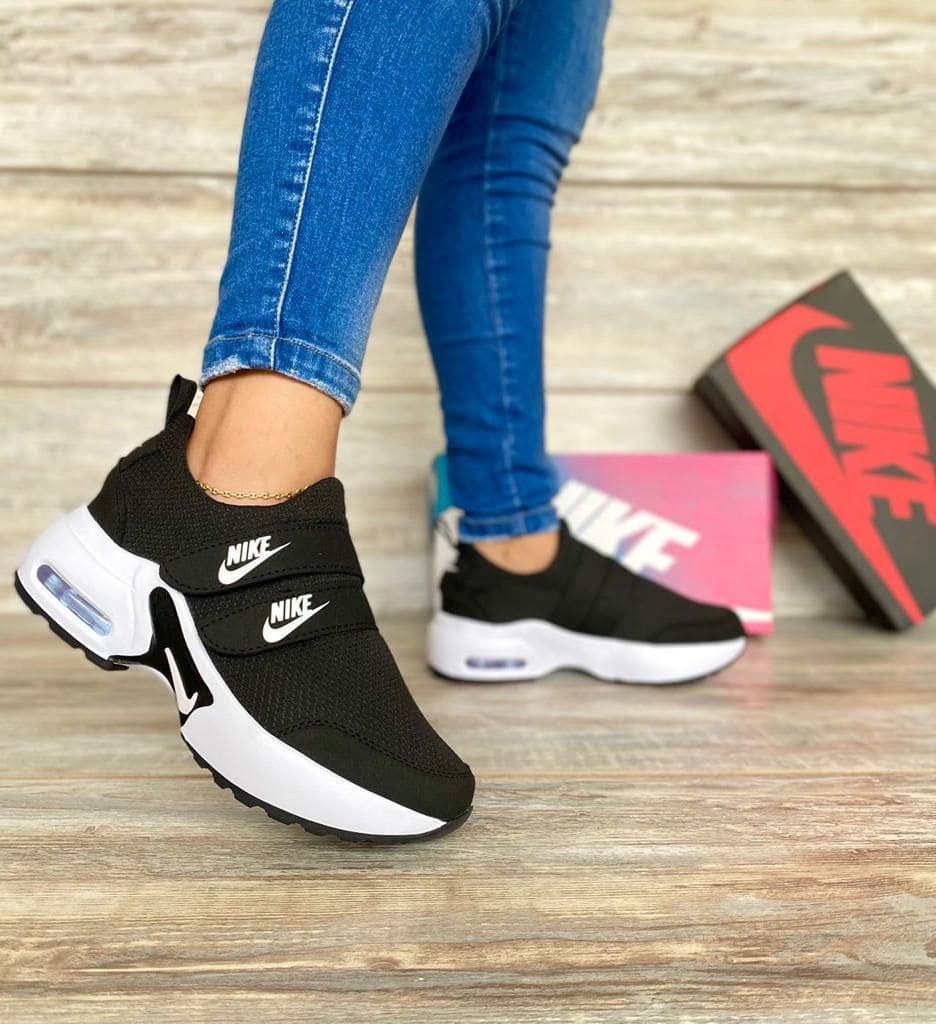 Nike cierre magico dama