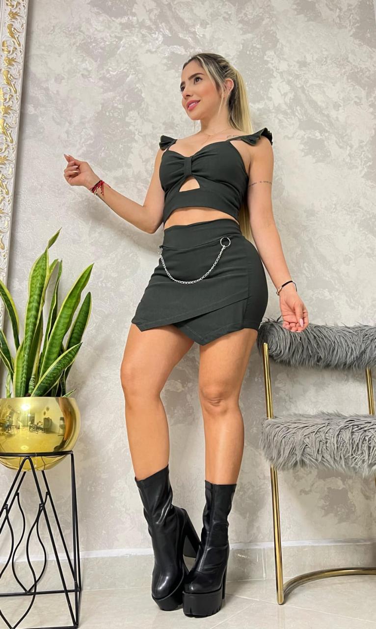 CONJUNTO BLUSA FALDA SHORT