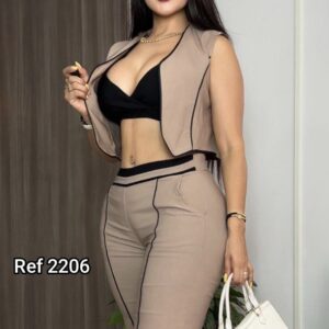 Conjunto chaleco,top y pantalón